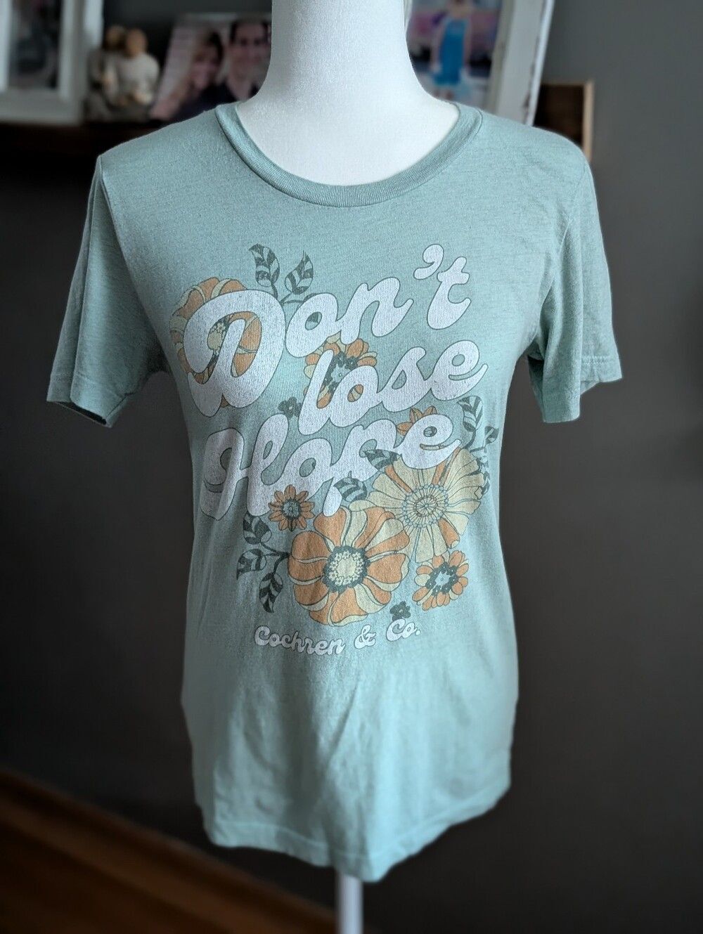 Cochren & Co Christian Band Tee Retro Flower Graphic T-Shirt Small S
